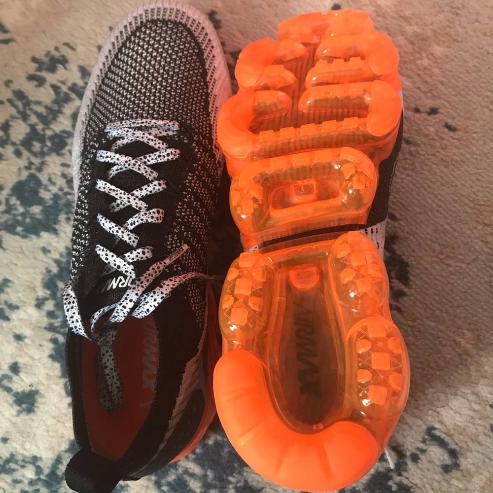 Nike vapormax flyknit 2 shoes white black orange - Picture 2 of 3